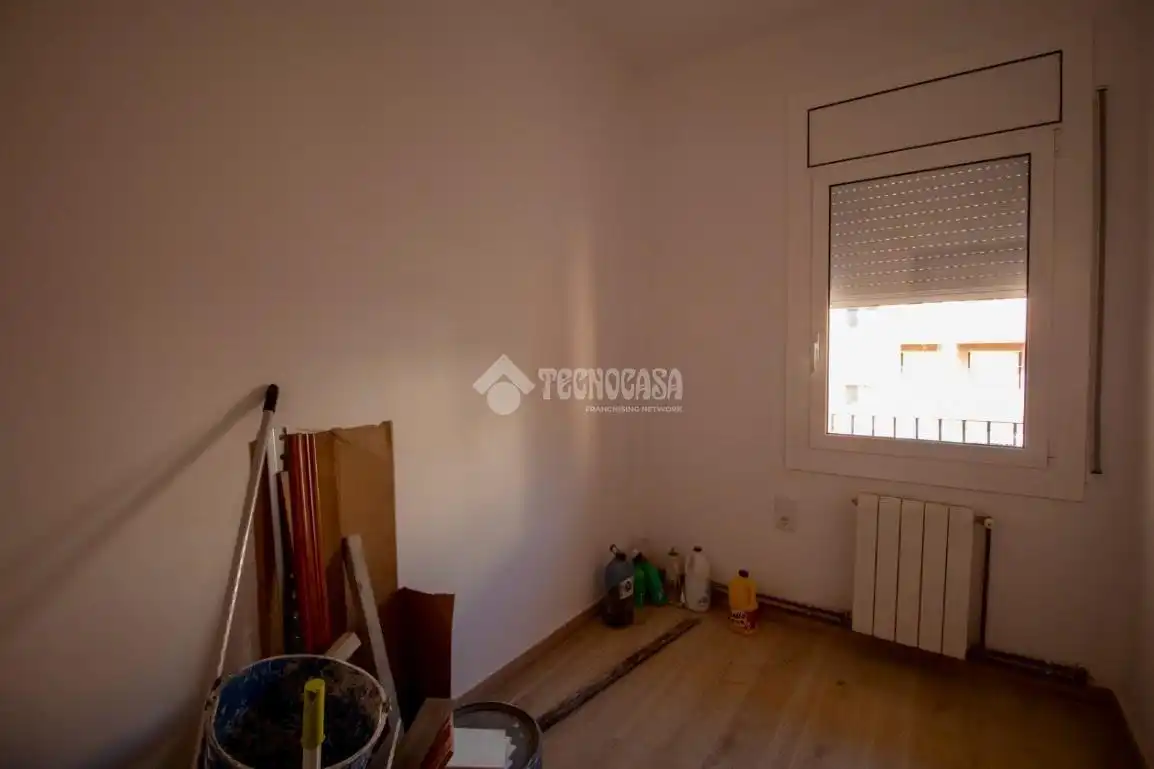 Dormitori de Pis en venda en Barcelona amb Calefacció i Balcó