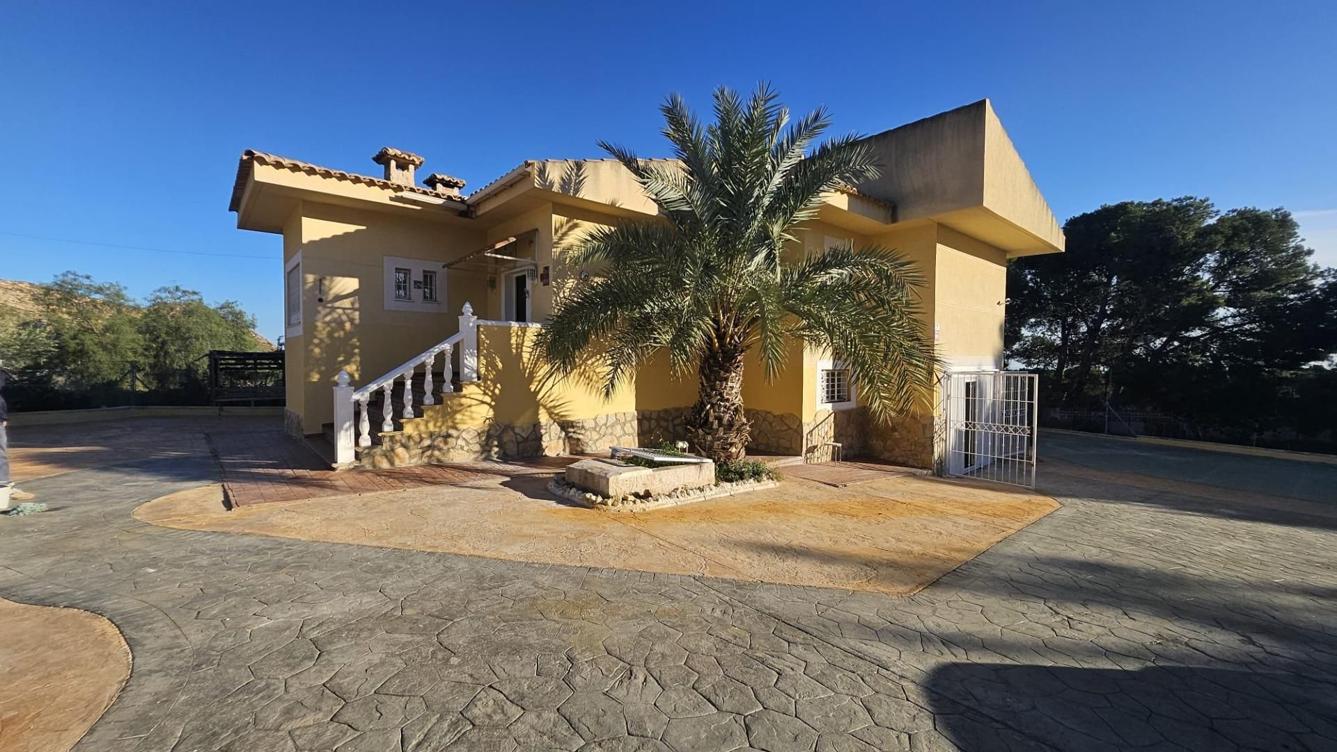 Vista exterior de Casa o chalet en venta en San Vicente del Raspeig / Sant Vicent del Raspeig con Aire acondicionado, Jardín privado y Terraza