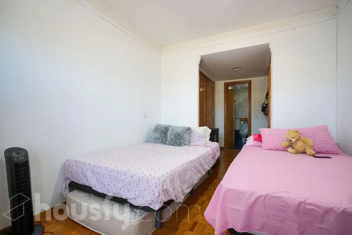 Bedroom of Flat for sale in Madrid  with Air Conditioner, Heating and Terrace