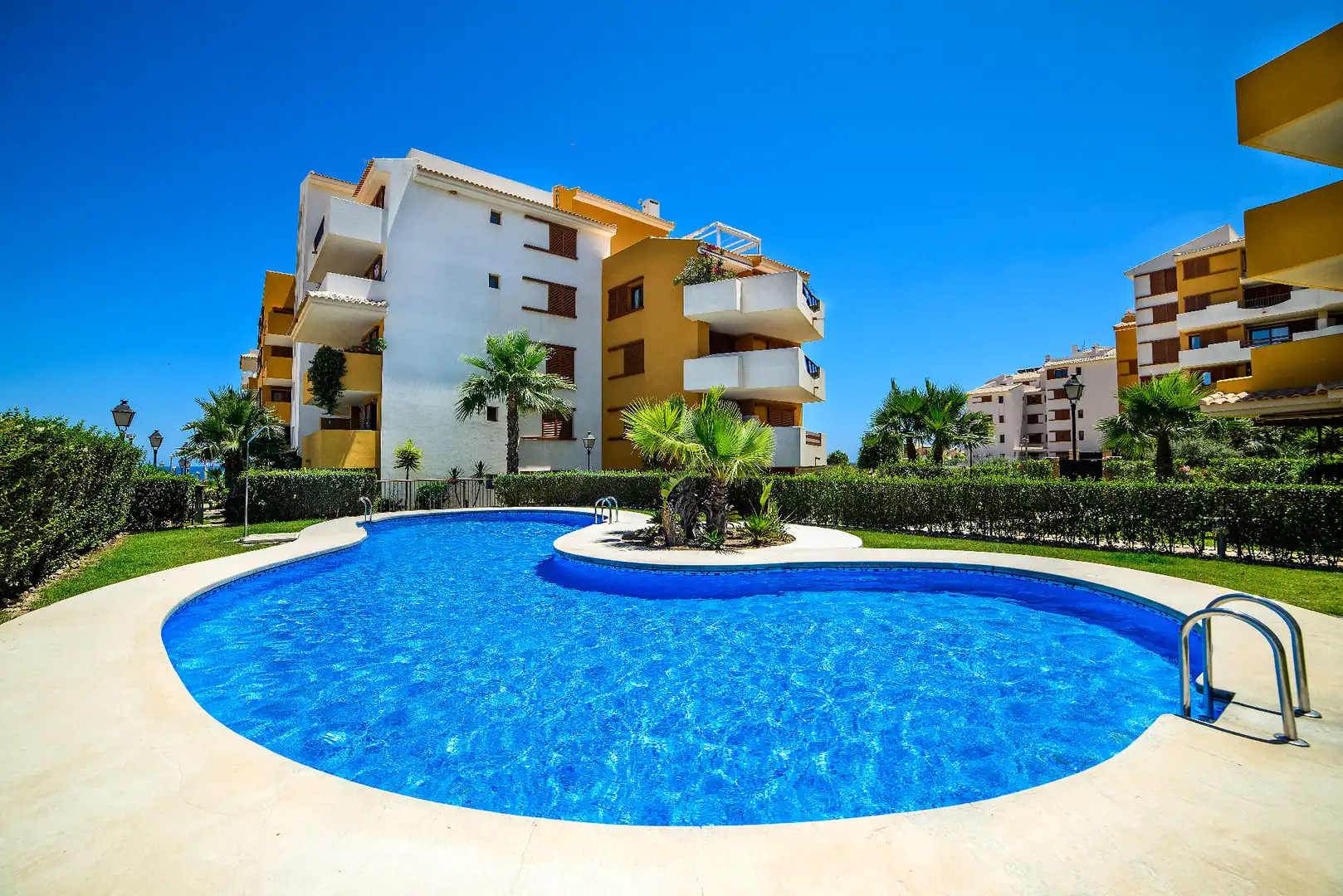 Swimming pool of Flat for sale in Torrevieja