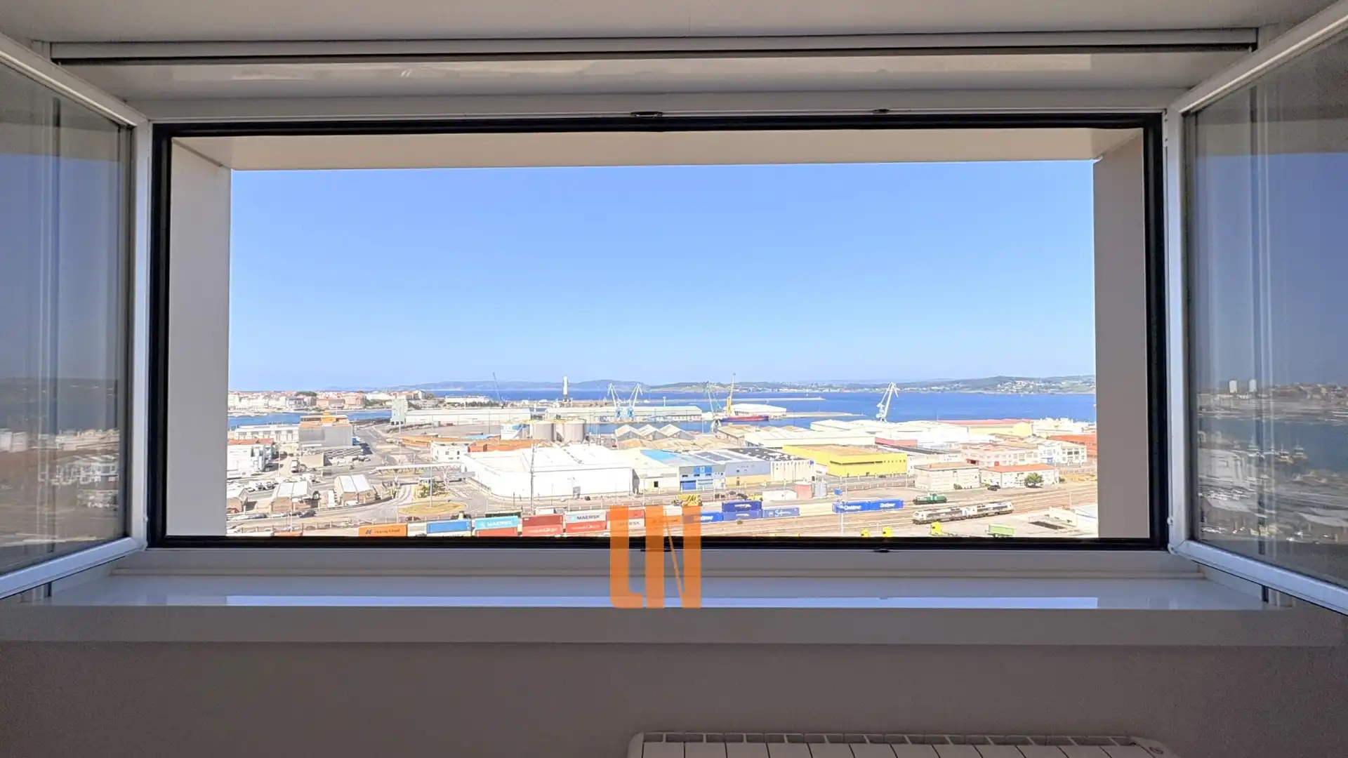 Terrassa de Pis en venda en A Coruña Capital  amb Calefacció, Forn i Rentadora