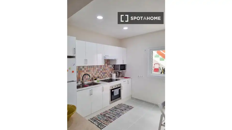 Cocina de Piso para compartir en Santa María de Guía de Gran Canaria con Aire acondicionado, Calefacción y Amueblado