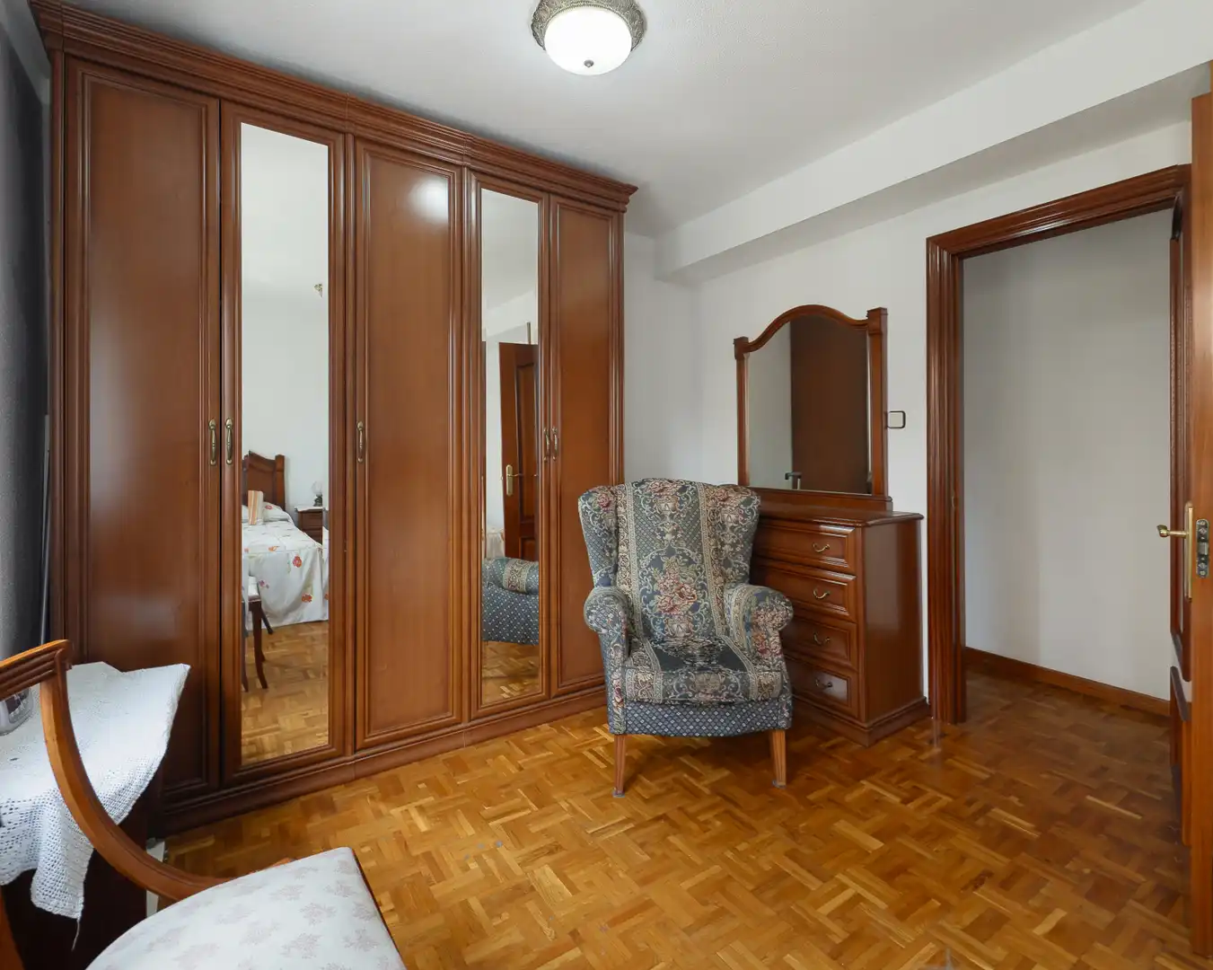 Habitación de Piso en venta en Oviedo  con Calefacción y Parquet