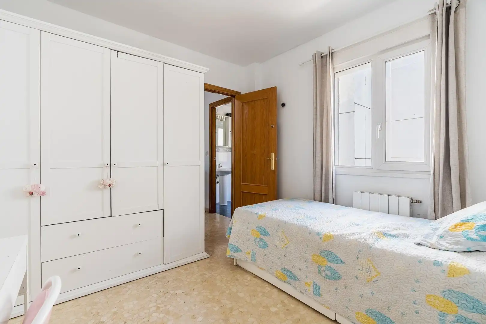 Habitación de Casa adosada en venta en Norte