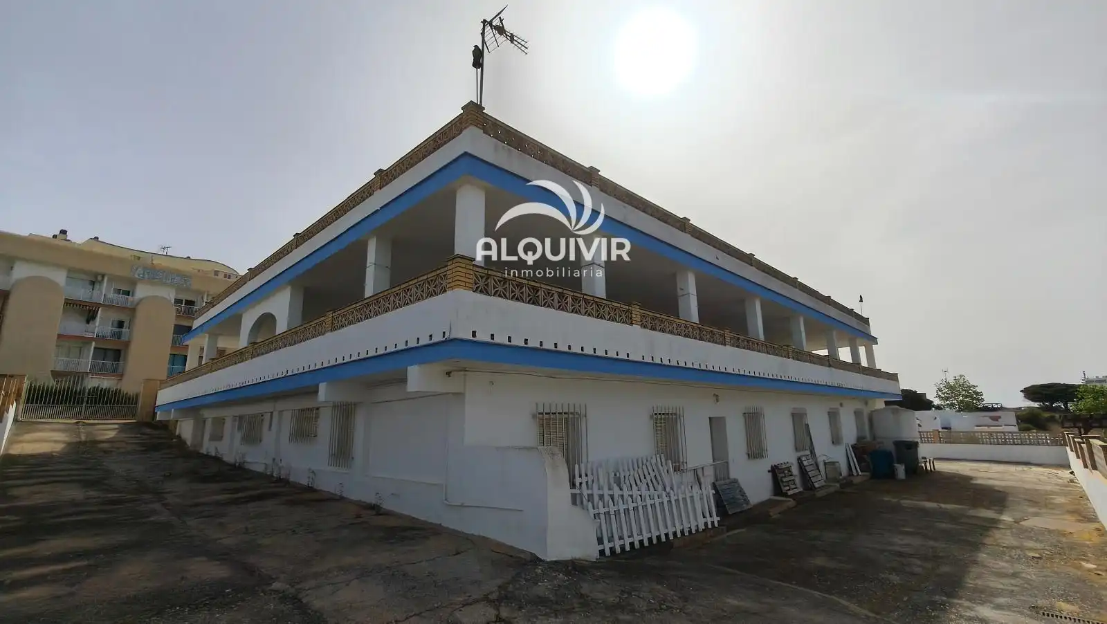 Vista exterior de Edificio en venta en Almonte