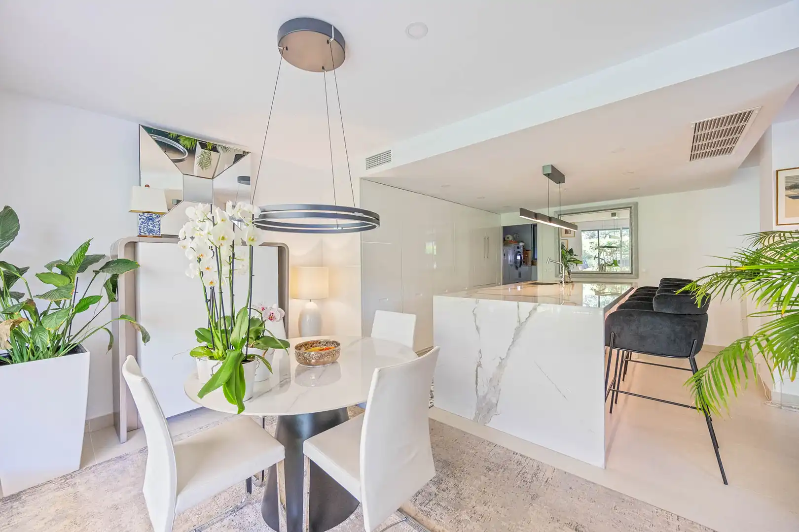 Comedor de Planta baja en venta en Sotogrande con Aire acondicionado, Calefacción y Jardín privado