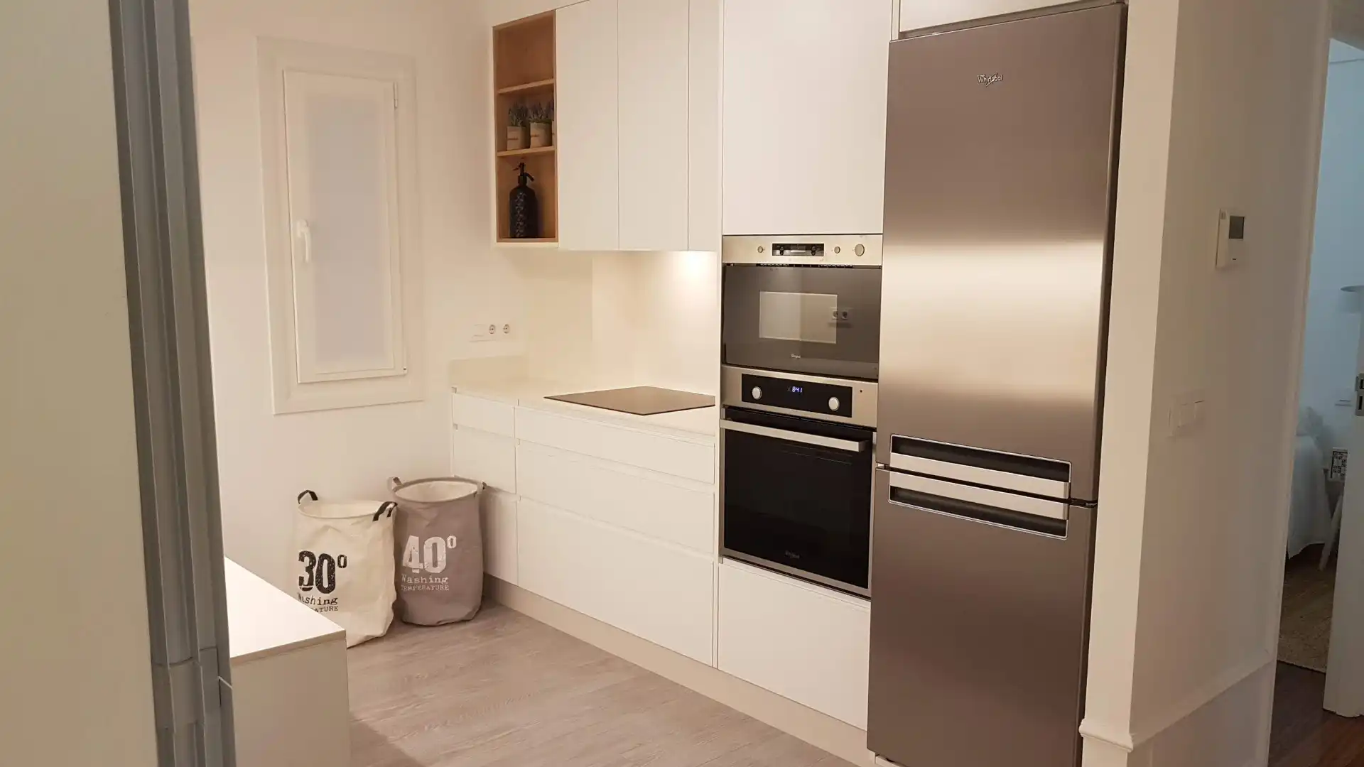 Küche von Wohnung zur Miete in Santiago de Compostela  mit Heizung, Möbliert und Balkon