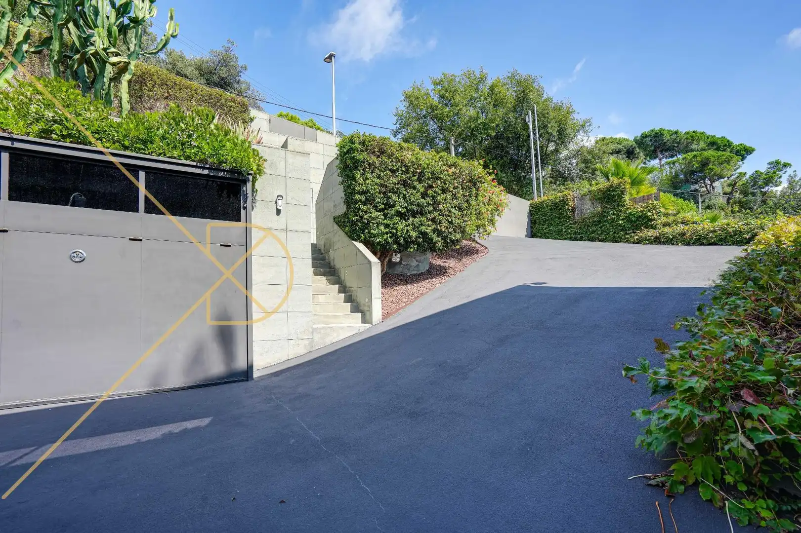 Parking de Casa o chalet en venta en Alella con Calefacción, Jardín privado y Terraza