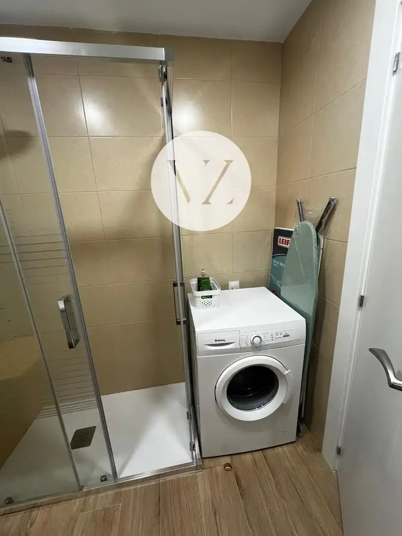 Bathroom of Flat for sale in Salamanca  with Heating, Terrace and Furnished