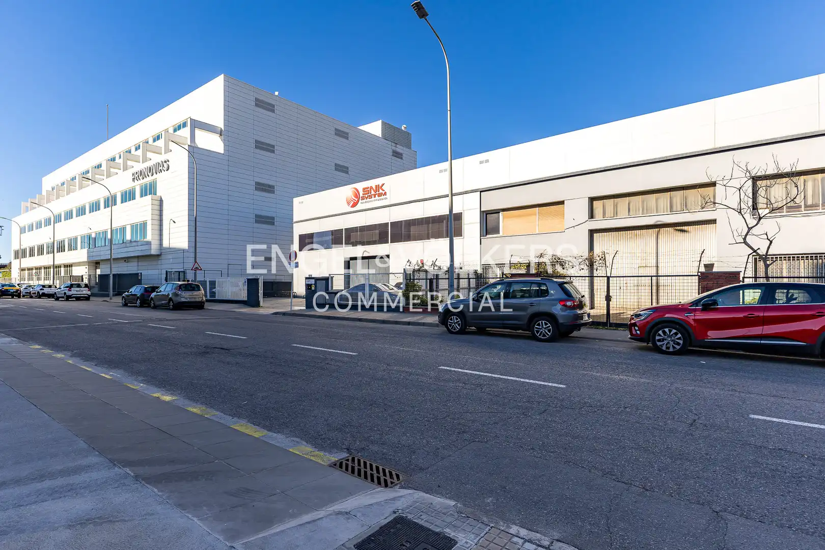 Vista exterior de Nau industrial en venda en El Prat de Llobregat