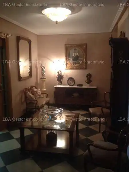 Sala d'estar de Pis en venda en Bailén amb Aire condicionat, Calefacció i Moblat