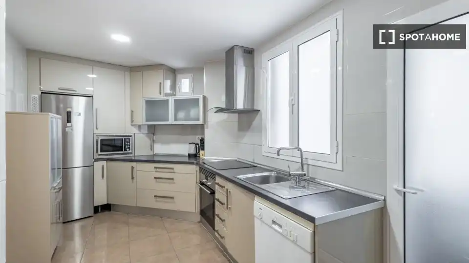 Cocina de Piso de alquiler en Granada con Aire acondicionado, Calefacción y Amueblado