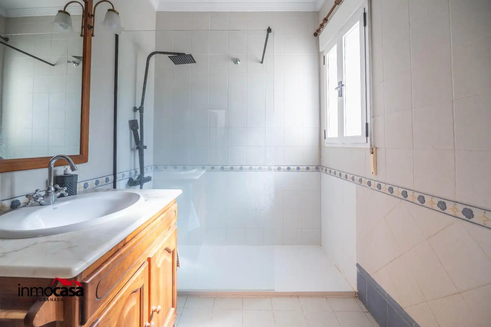 Baño de Casa o chalet en venta en Víznar con Calefacción, Jardín privado y Terraza