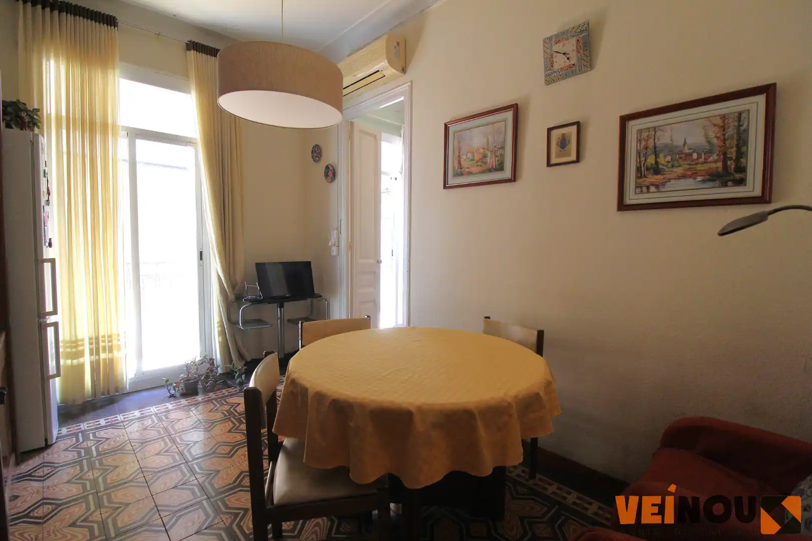 Comedor de Piso en venta en Barcelona con Balcón