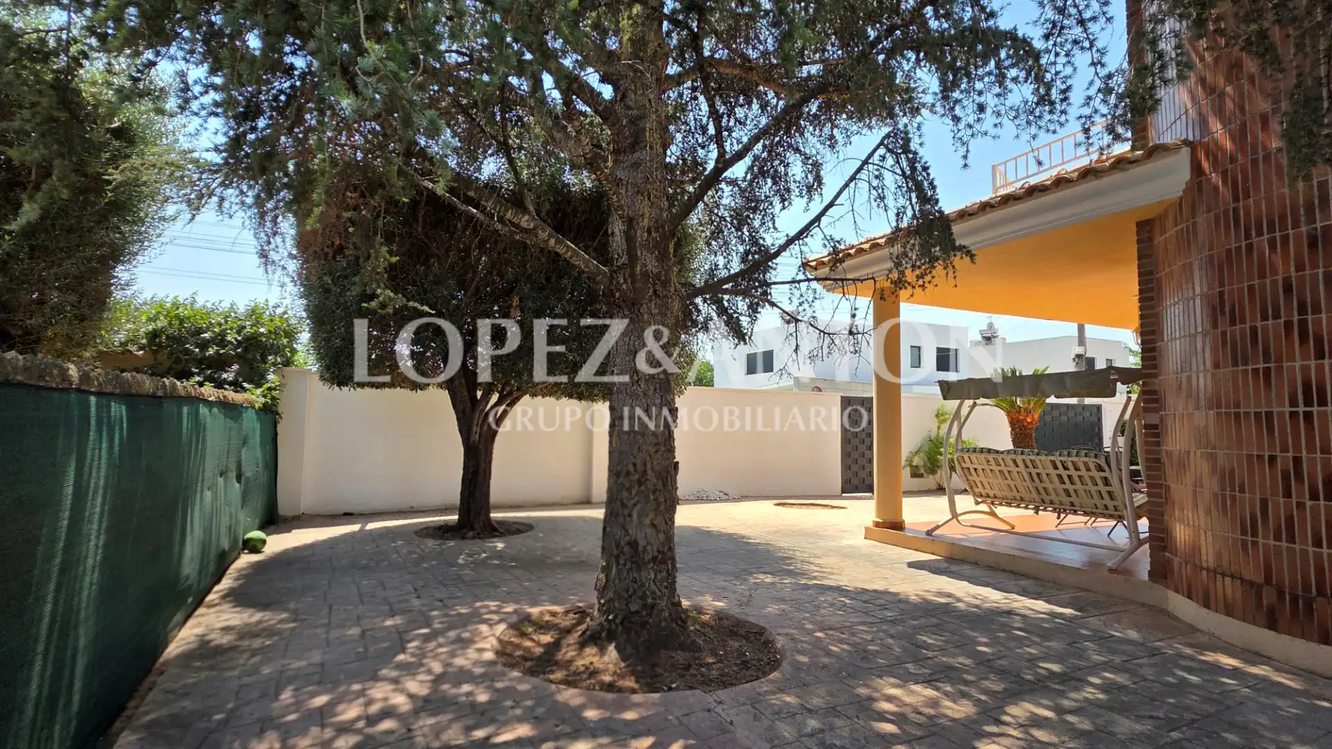 Vista exterior de Casa o chalet en venta en L'Eliana con Aire acondicionado, Calefacción y Jardín privado