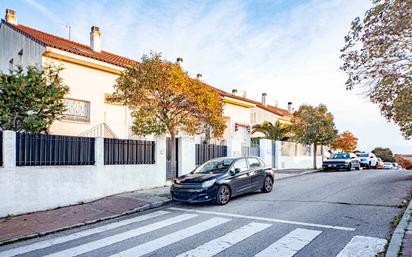 Vista exterior de Casa o xalet en venda en Batres amb Calefacció, Jardí privat i Terrassa