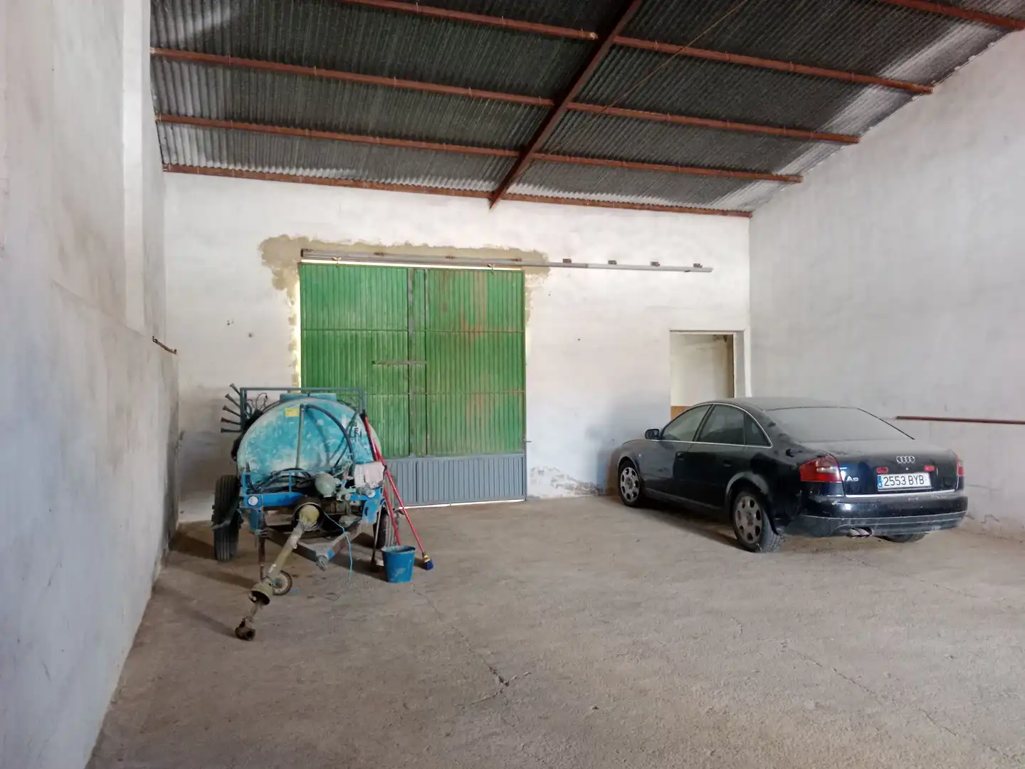 Industrial buildings for sale in Lahiguera