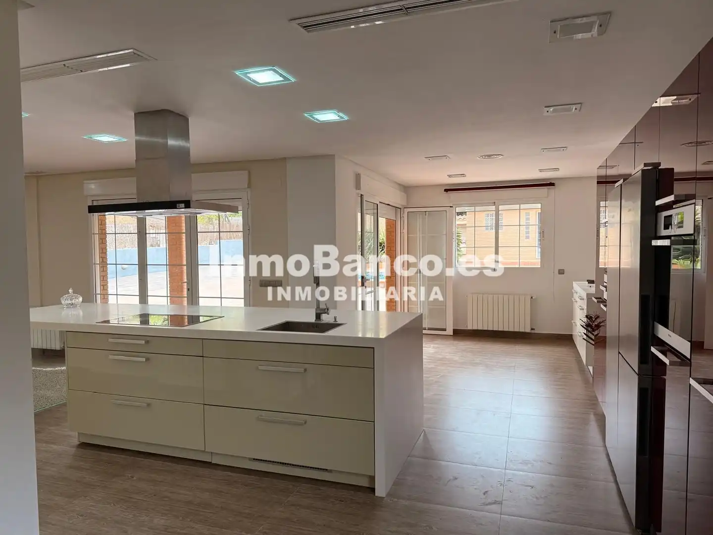Villa mit Pool zum Verkauf in Avenida del Rio Turia 587, imagen 7