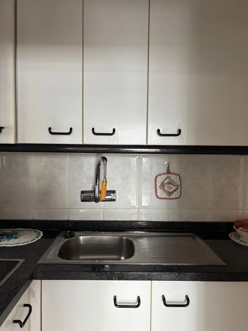 Cuina de Apartament de lloguer en Las Palmas de Gran Canaria amb Moblat i Balcó