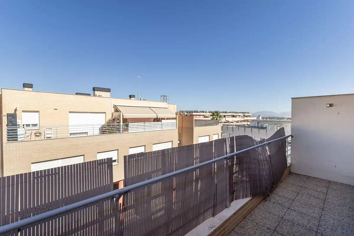 Terrasse von Dachboden zur Miete in Churriana de la Vega mit Klimaanlage, Heizung und Balkon