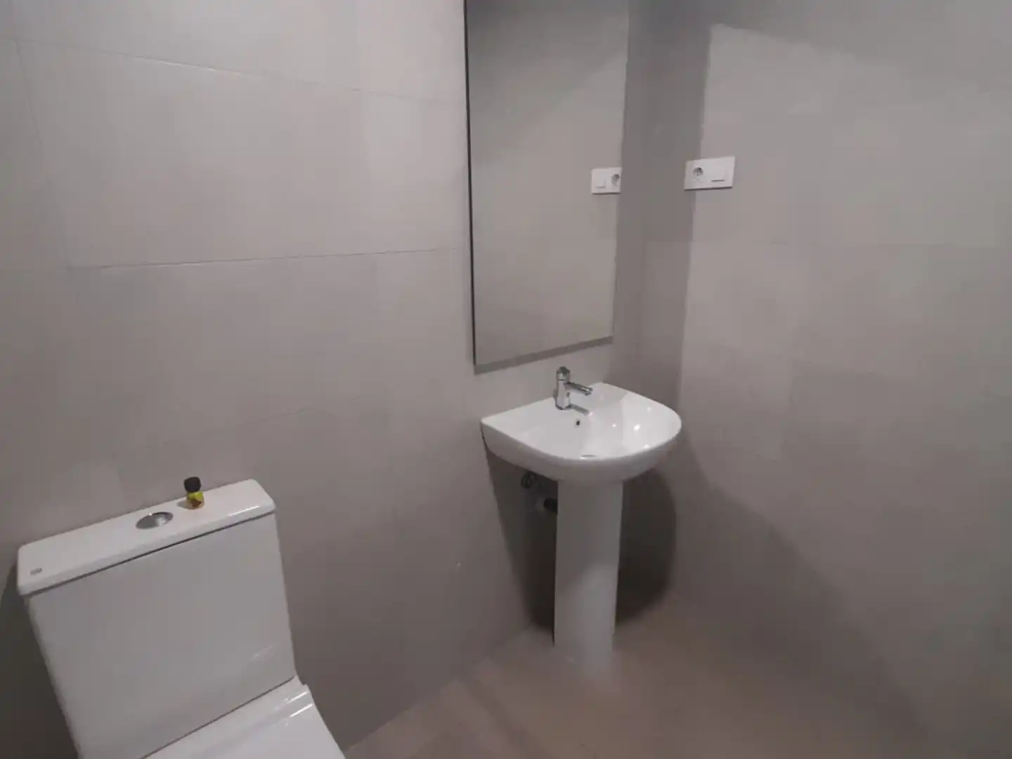 Bathroom of Flat for rent in Tres Cantos  with Heating, Terrace and Storage room