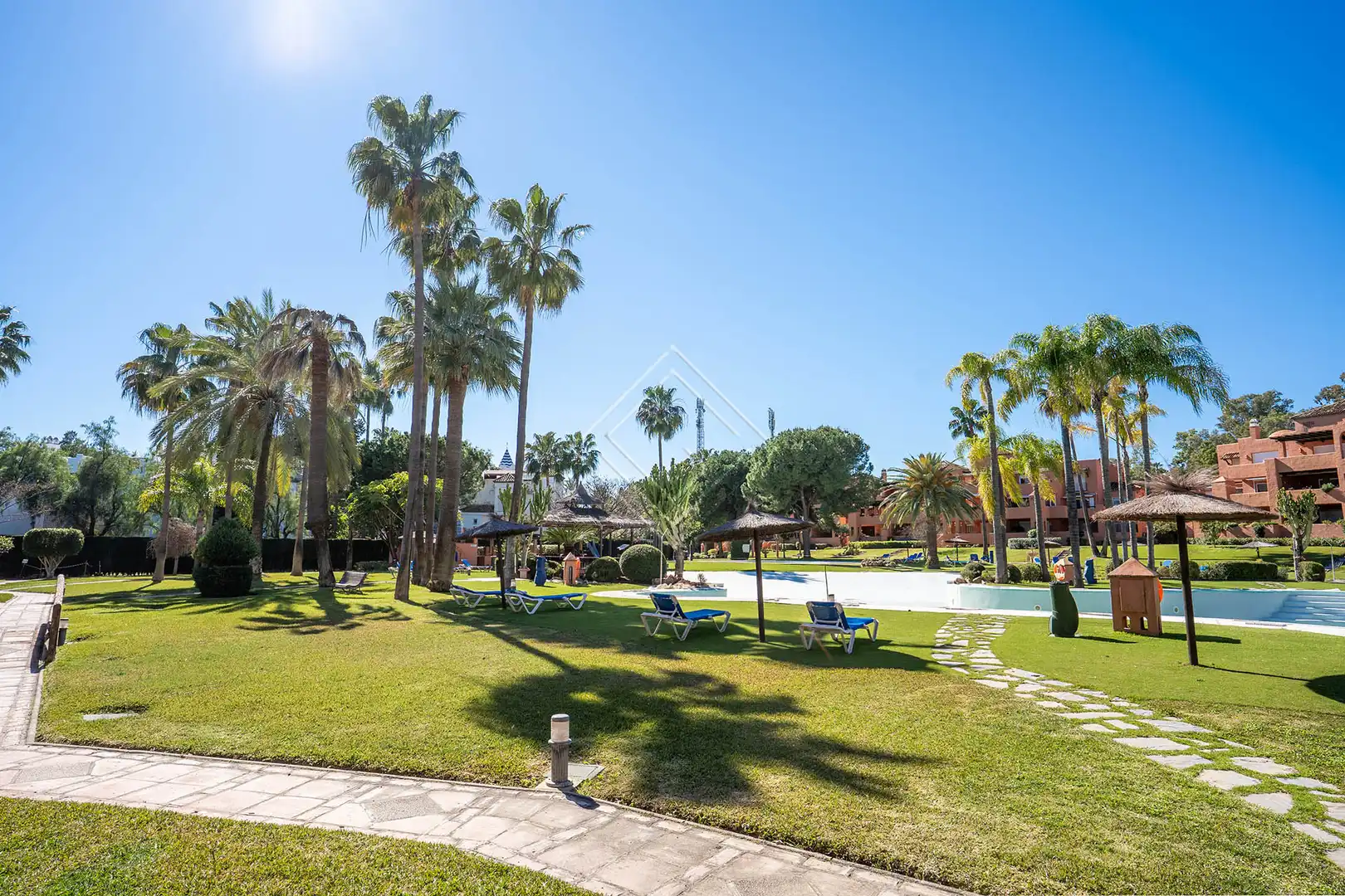 Jardí de Àtic en venda en Estepona amb Aire condicionat, Terrassa i Moblat