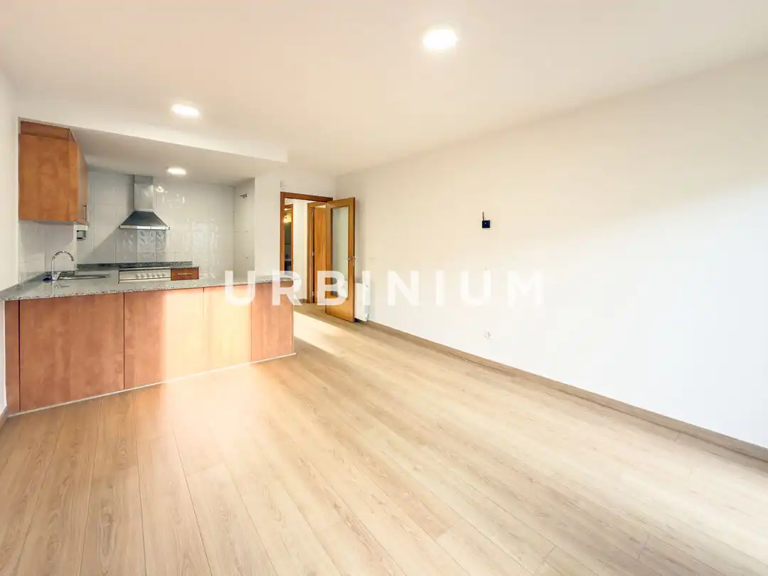 Cocina de Piso en venta en Sant Julià de Ramis con Calefacción y Balcón