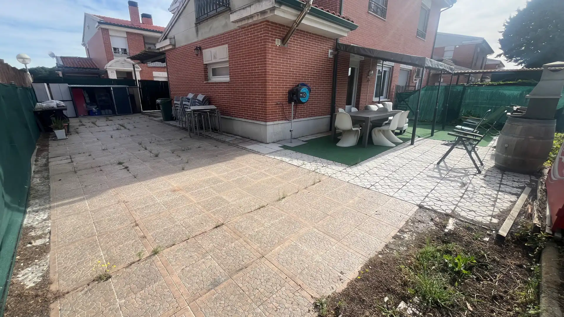Parkplatz von Einfamilien-Reihenhaus zum Verkauf in Mojados mit Heizung und Parkett