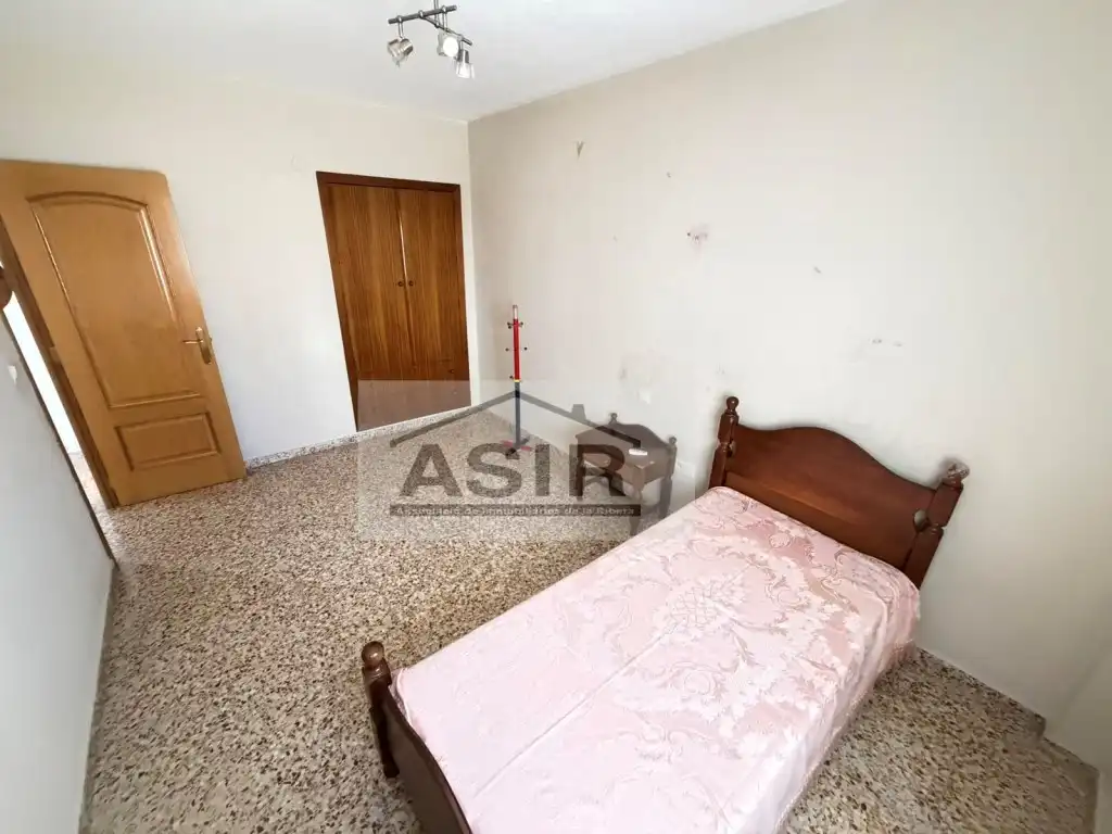 Piso en venta en Alzira con Balcón