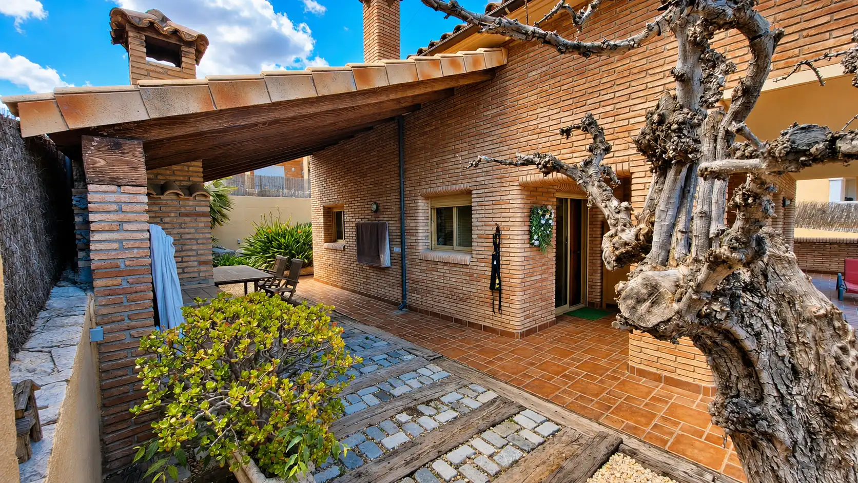 Vista exterior de Casa o xalet en venda en Calafell amb Calefacció i Jardí privat