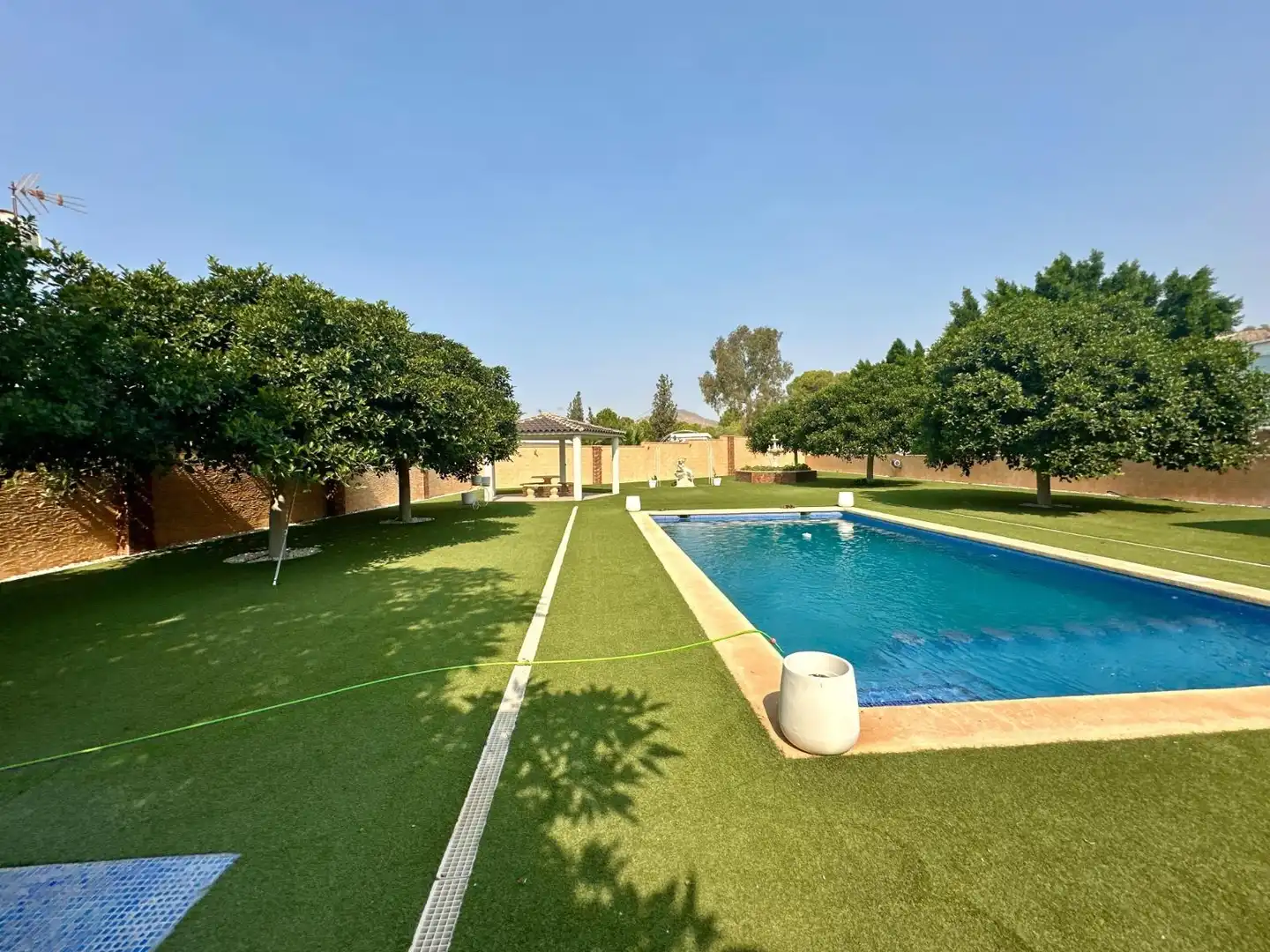 Piscina de Casa o xalet en venda en Alicante / Alacant amb Aire condicionat, Jardí privat i Terrassa
