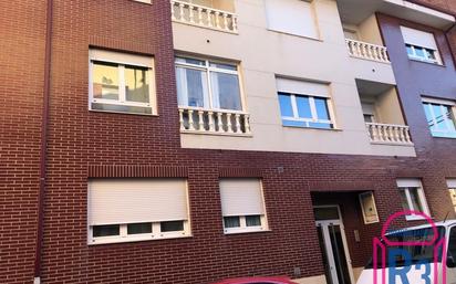 Vista exterior de Pis en venda en San Andrés del Rabanedo amb Calefacció, Terrassa i Traster