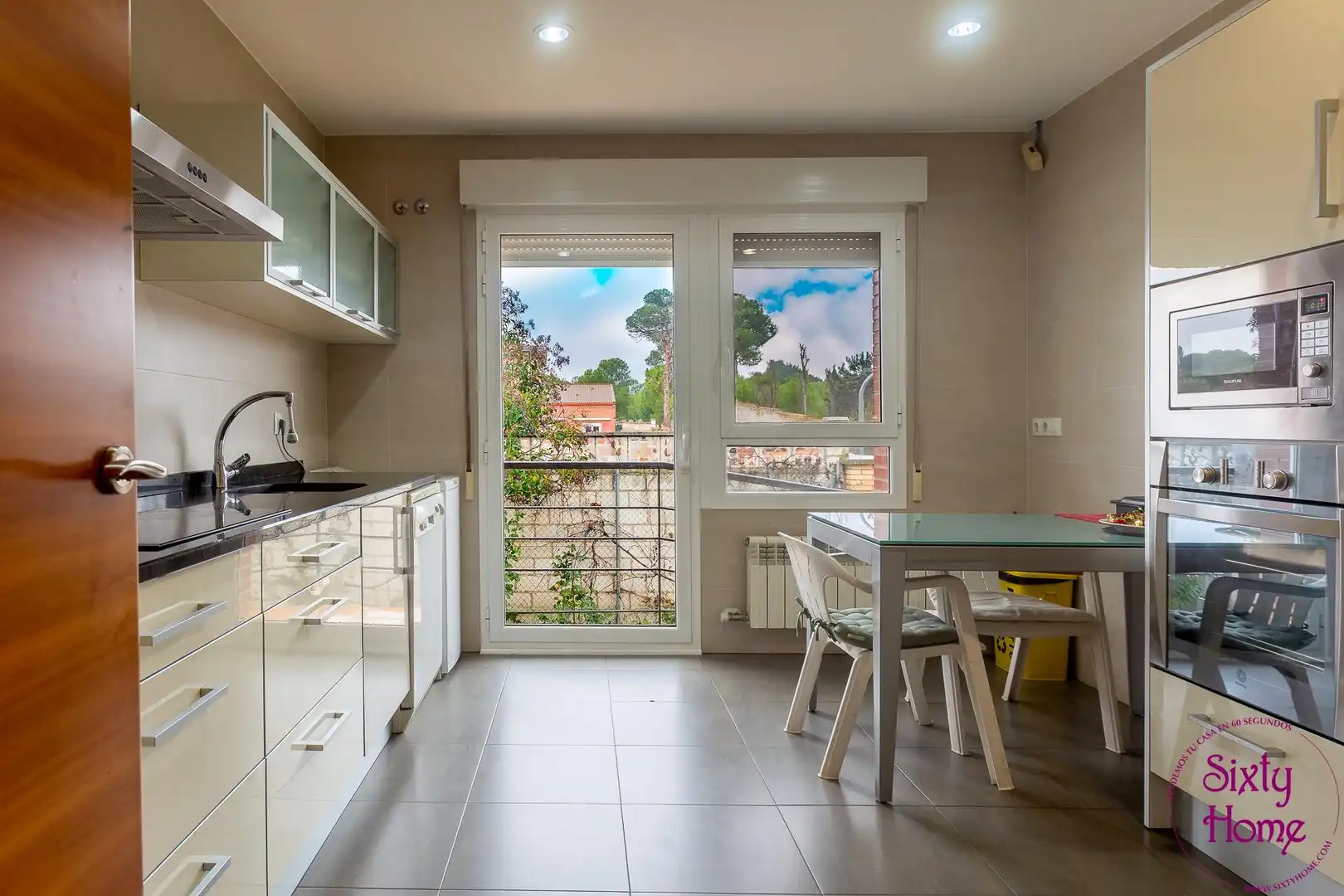 Kitchen of Houses for sale in Zaragoza  with Heating, Private garden and Terrace