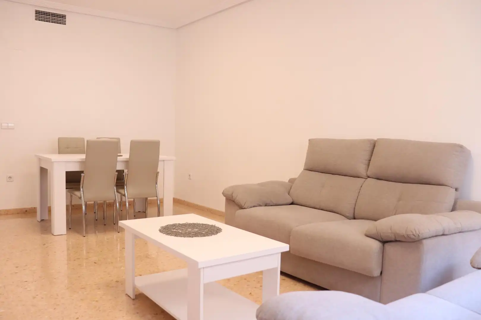 Sala d'estar de Pis de lloguer en Elche / Elx amb Moblat