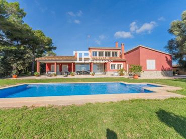 Maison avec balcon à vendre à Parcela