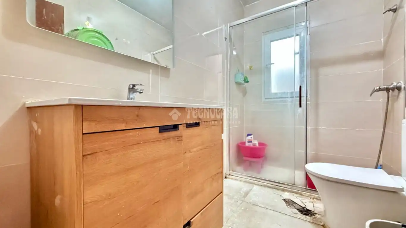 Baño de Piso en venta en Fuensalida con Aire acondicionado, Calefacción y Terraza