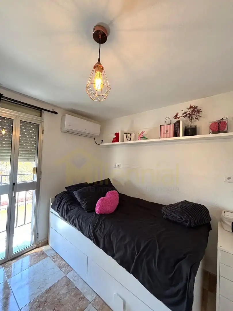 Bedroom of Flat for sale in Sevilla