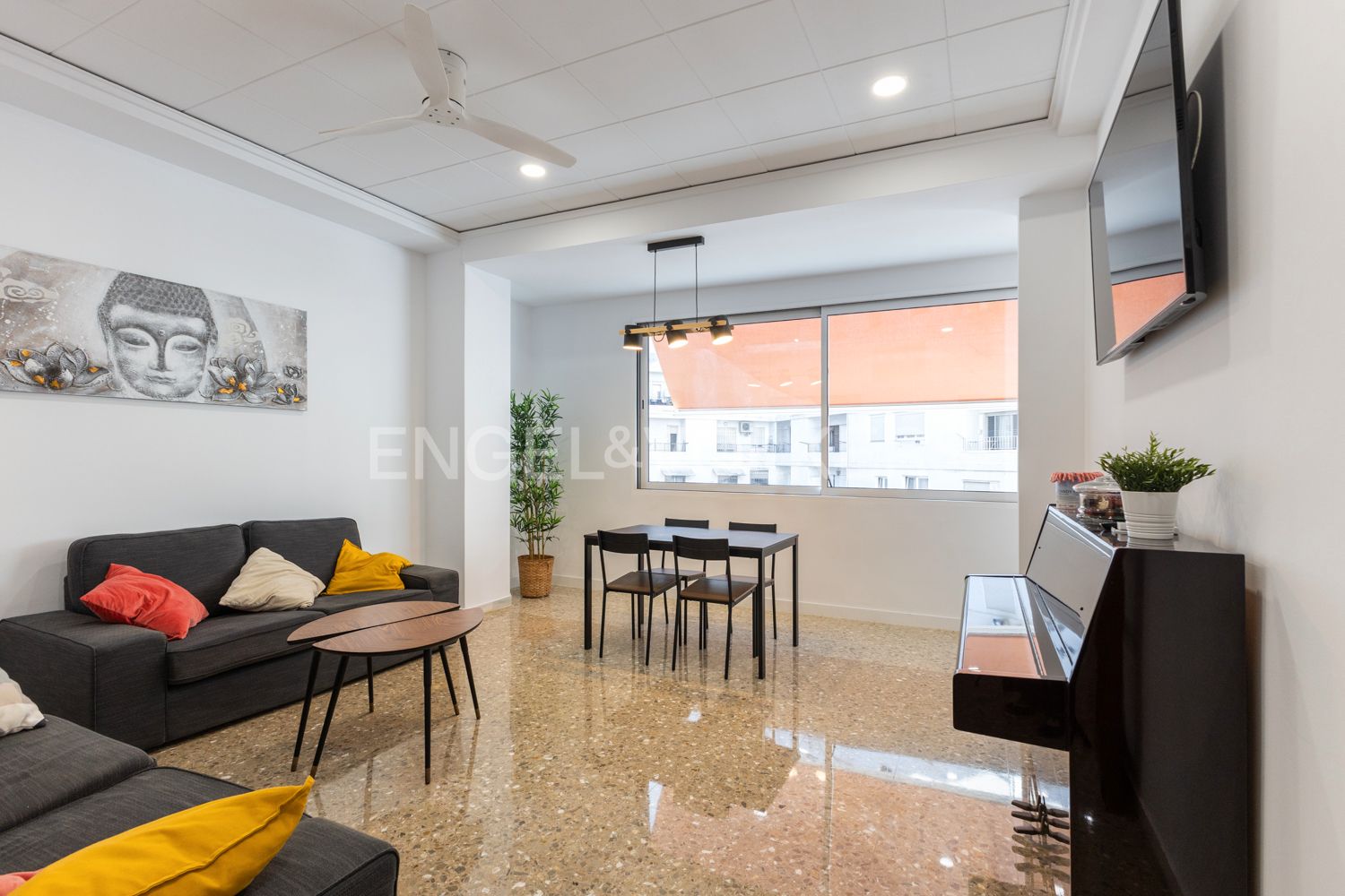 Living room of Apartment for sale in  Valencia Capital  with Air Conditioner, Heating and Parquet flooring
