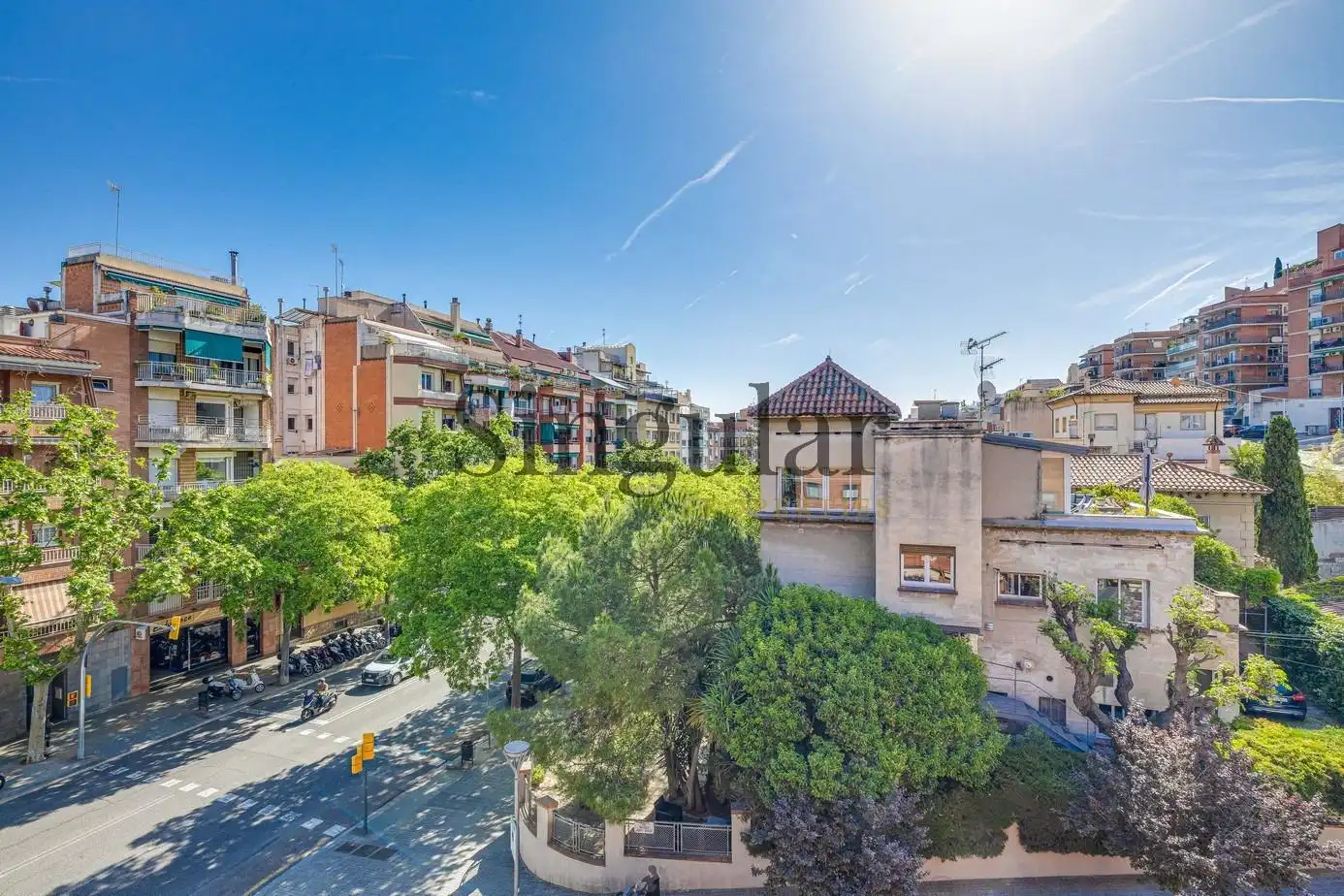 Vista exterior de Casa adosada en venta en Barcelona con Aire acondicionado, Calefacción y Terraza