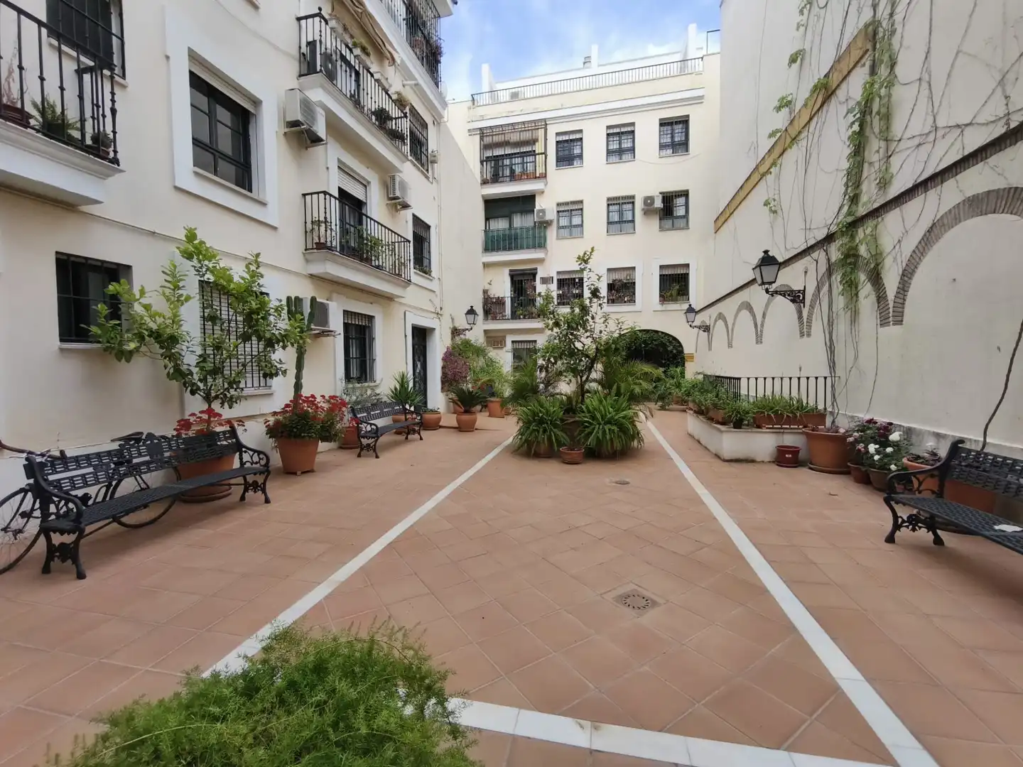 Vista exterior de Piso de alquiler en  Sevilla Capital con Aire acondicionado, Amueblado y Horno