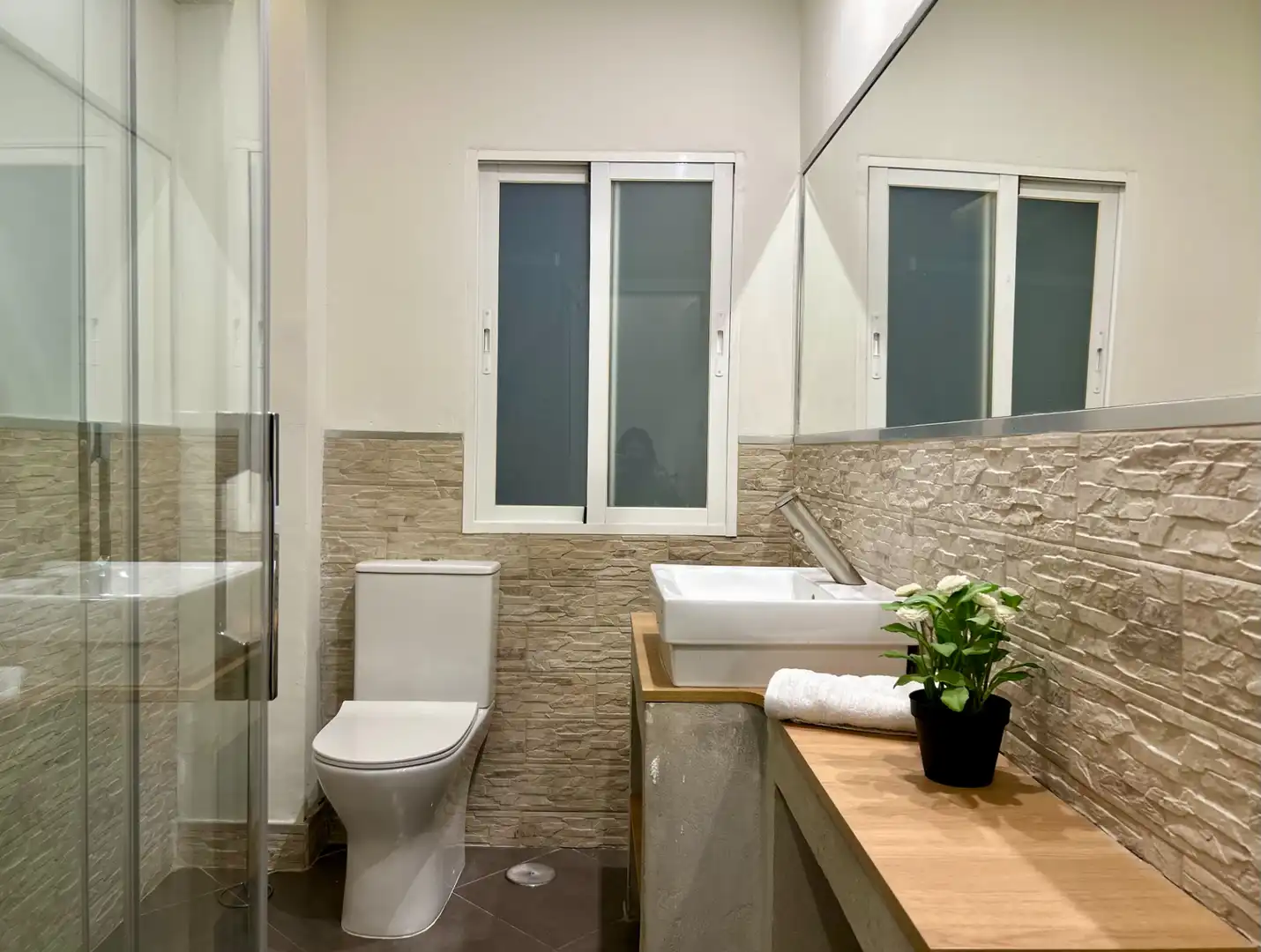 Baño de Piso en venta en Granada con Aire acondicionado, Parquet y Amueblado