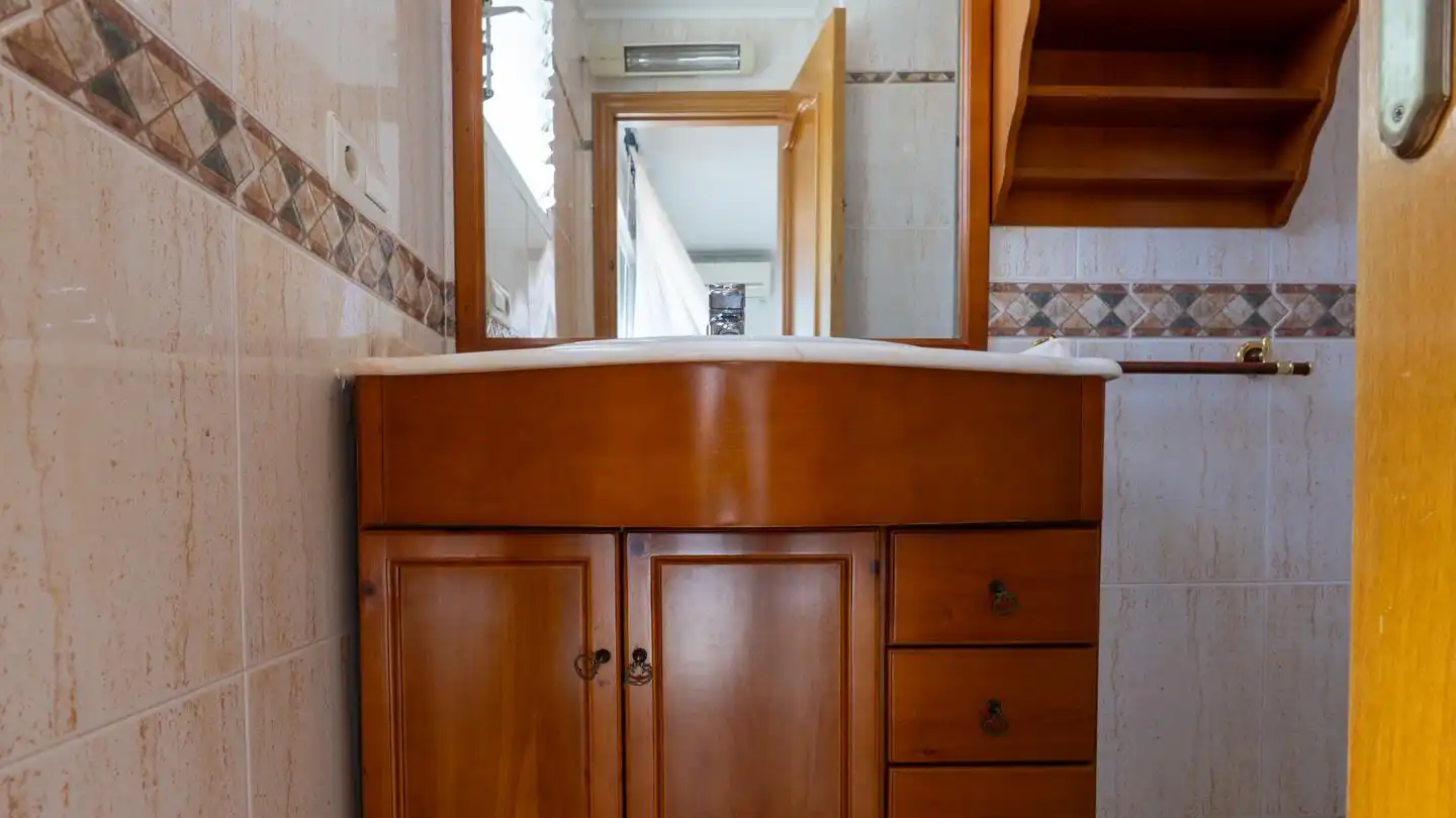 Bany de Casa o xalet en venda en Elche / Elx amb Aire condicionat, Jardí privat i Terrassa