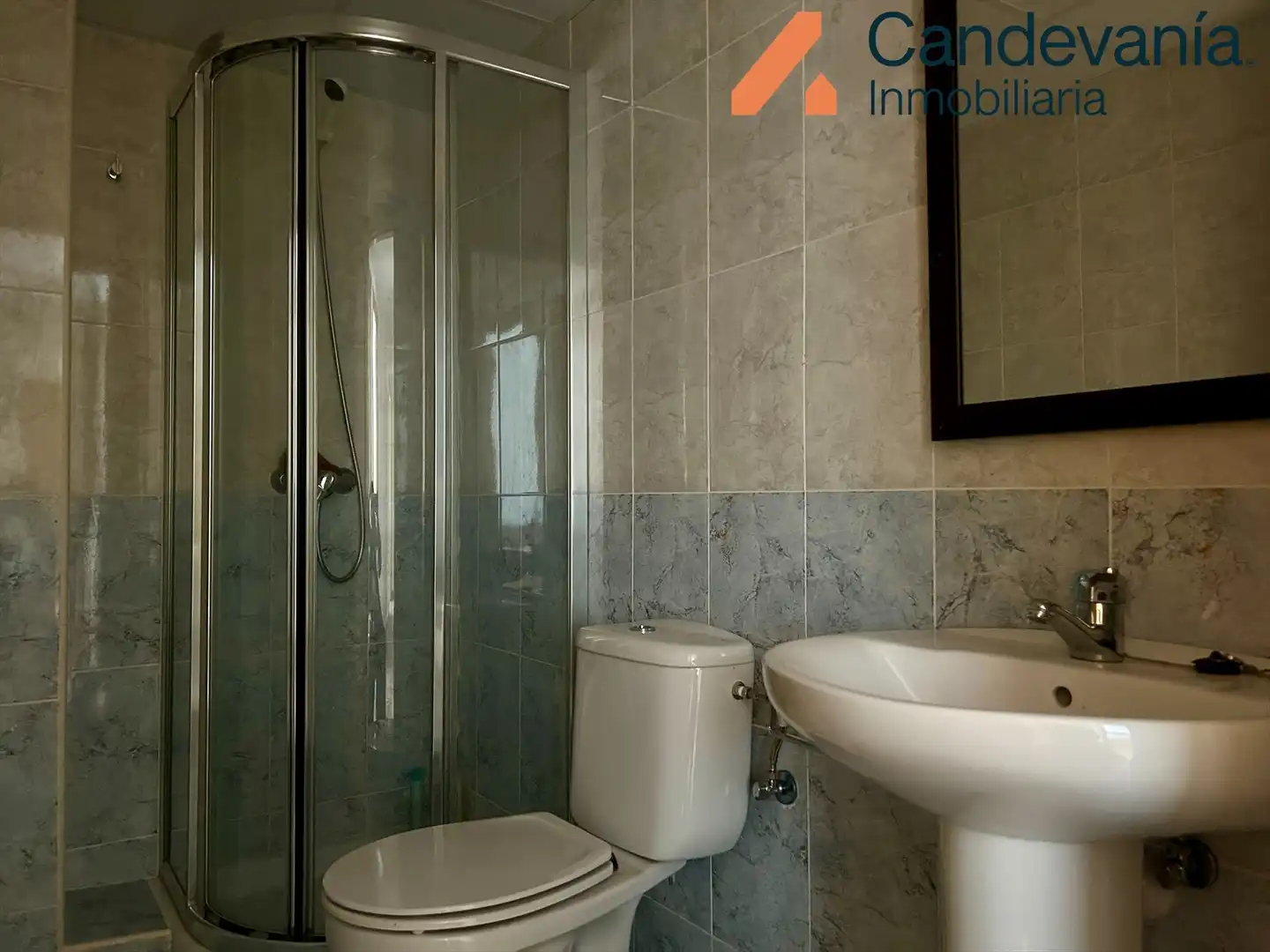 Baño de Piso en venta en San Mateo de Gállego con Calefacción y Trastero
