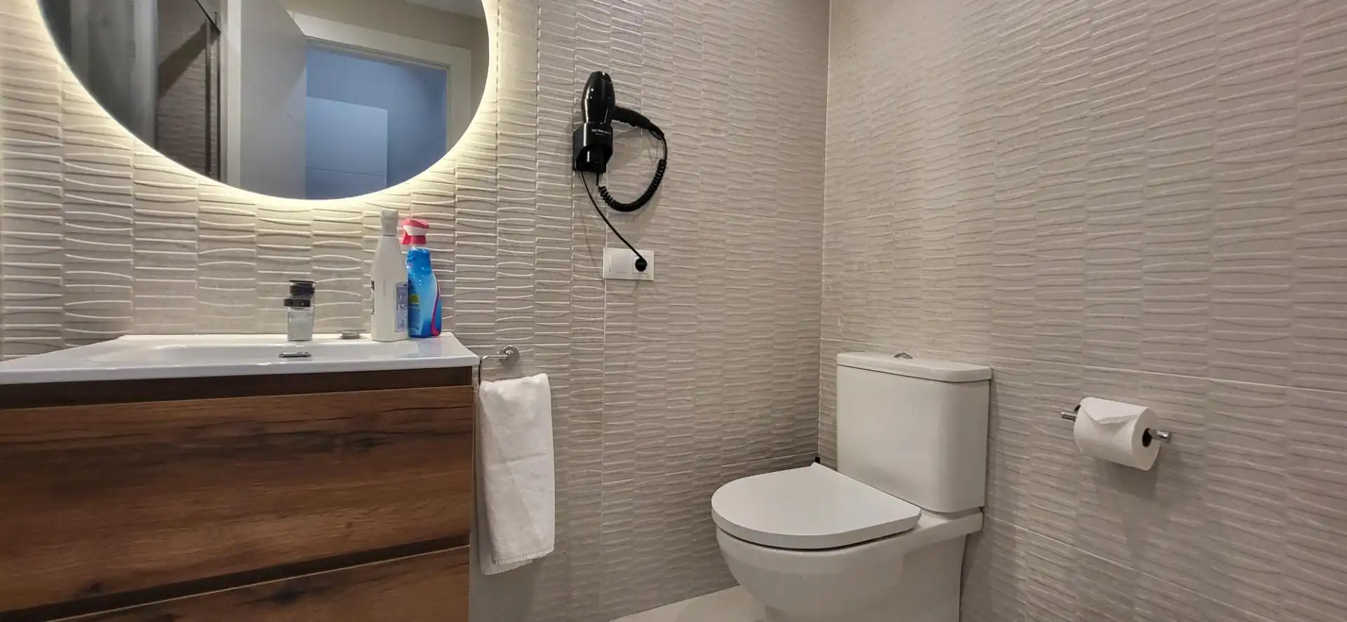 Bany de Apartament en venda en Benahavís amb Aire condicionat, Calefacció i Jardí privat