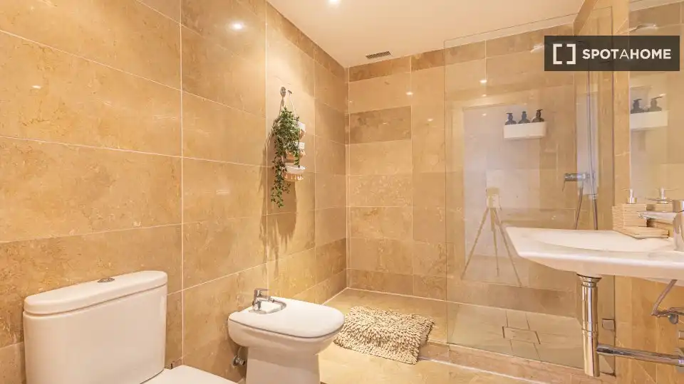 Baño de Apartamento para compartir en Ojén con Aire acondicionado, Terraza y Amueblado