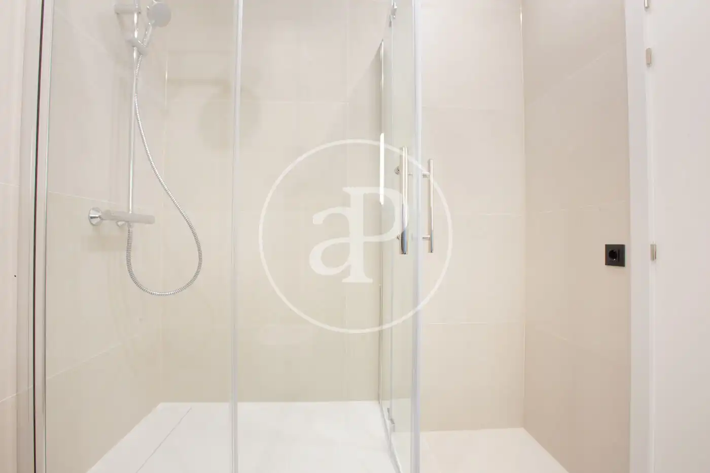 Baño de Piso de alquiler en Valencia con Aire acondicionado y Balcón