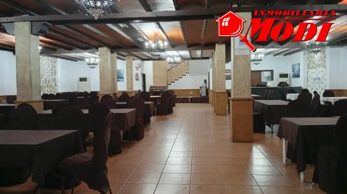 Local comercial en venda a Barrio de la Vega, imagen 2