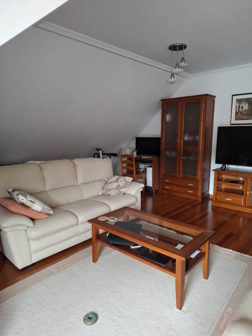 Sala d'estar de Àtic en venda en Ames amb Calefacció, Moblat i Forn