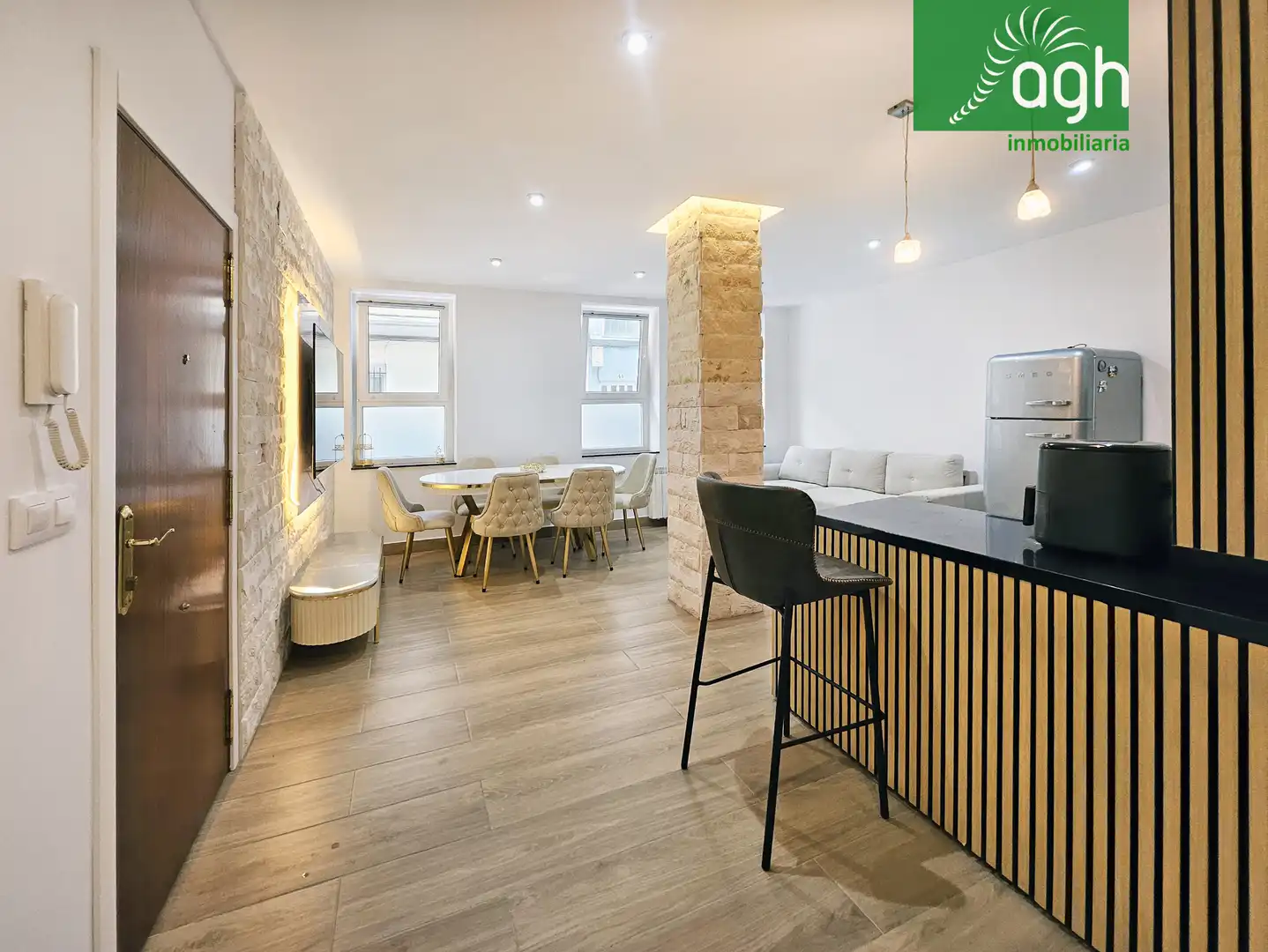 Planta baja en venta en A Coruña Capital  con Calefacción, Amueblado y Horno