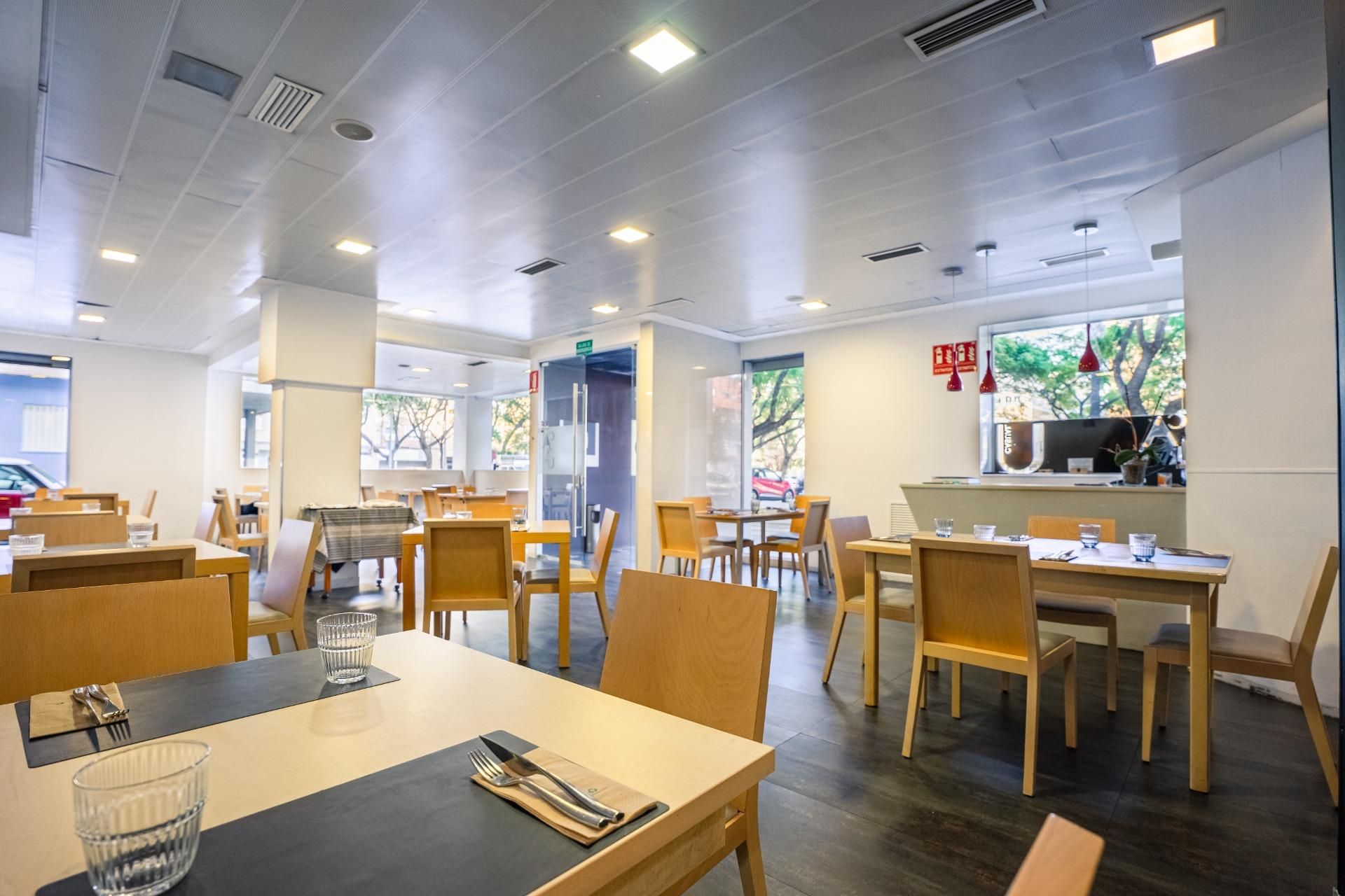 Local de alquiler en Sagunto / Sagunt con Aire acondicionado, Terraza y Amueblado